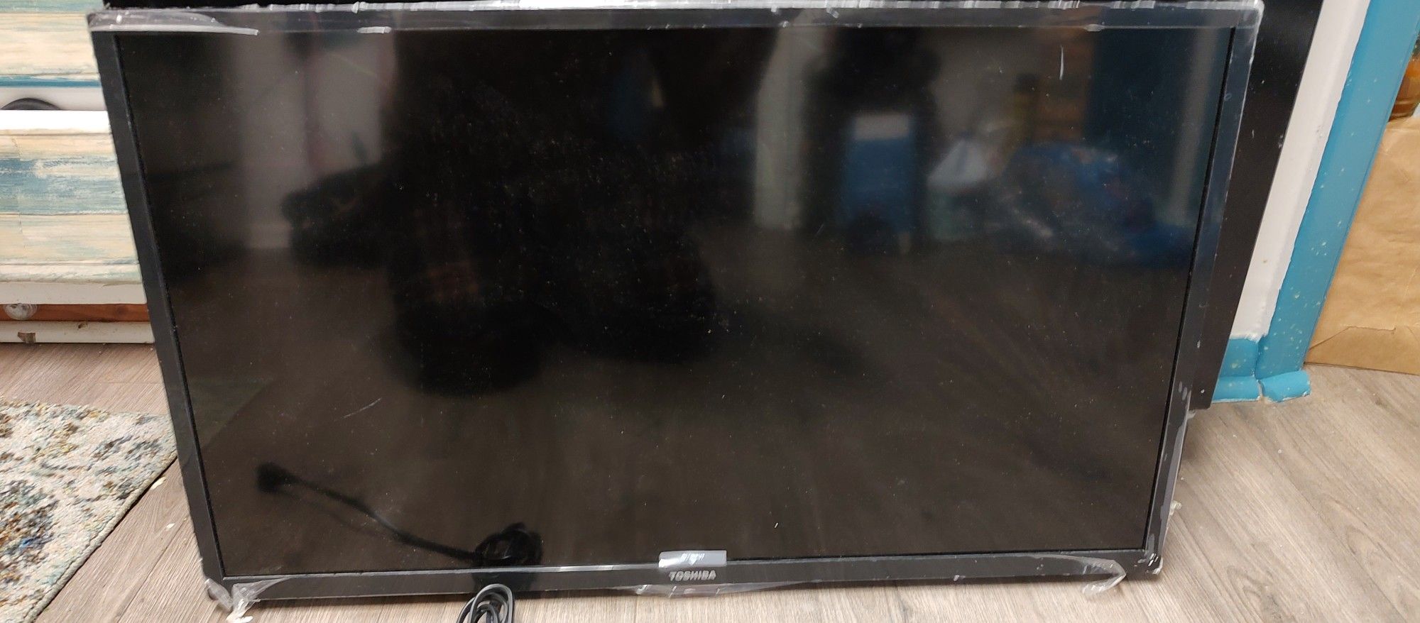 Toshiba - 32" Class LED HD TV