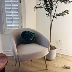 Mid Century Modern Chair Style Barrelchair - Like New