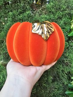 Bath & Body Works Flocked Velvet Pumpkin 3-Wick Candle Holder (NWT) box included