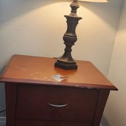 2 Nightstands 