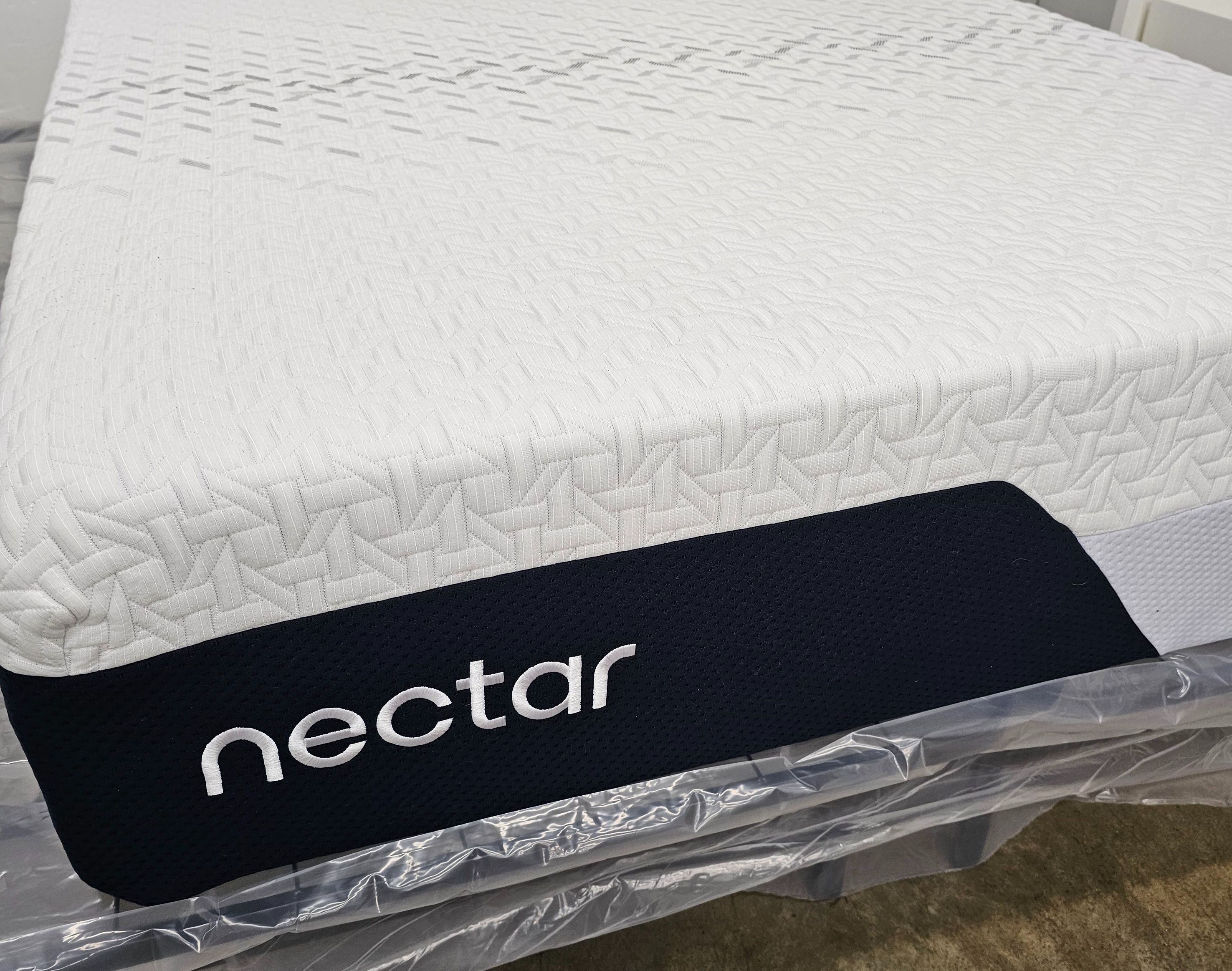 LIKE NEW! Nectar Classic Full Mattress - Delivery Available