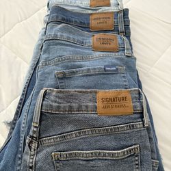 Levis Women Shorts 