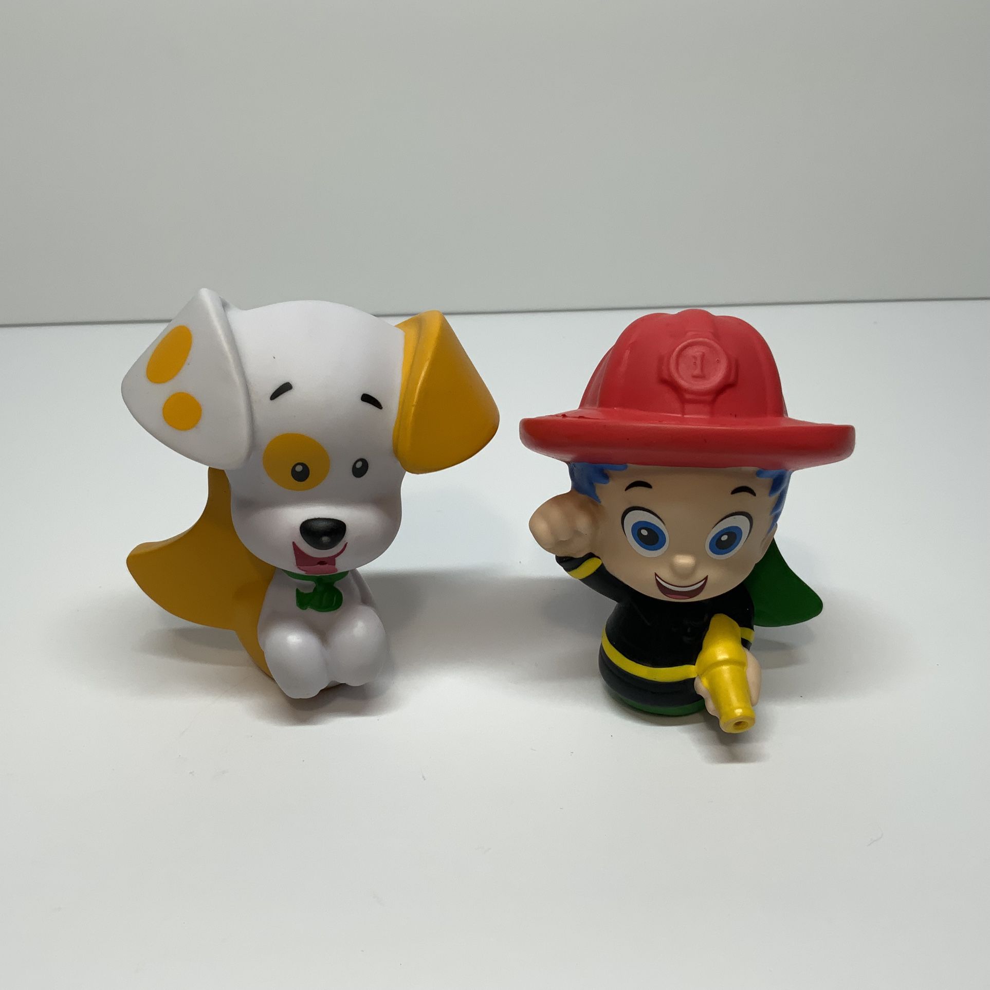 Bubble Guppies Lot of 2 Water Bath Squirter Toys Firefighter Gil & Bubble Puppy