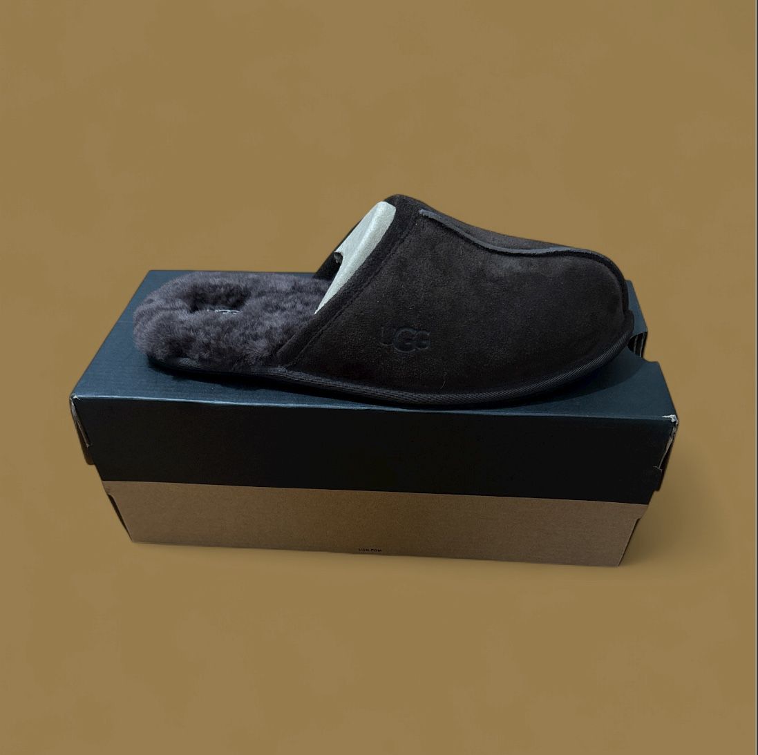 UGG DARK BROWN SLIDES SIZE 10 MEN