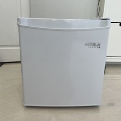 Premium Lavella 1.6 Cubic Foot Mini Fridge Refrigerator