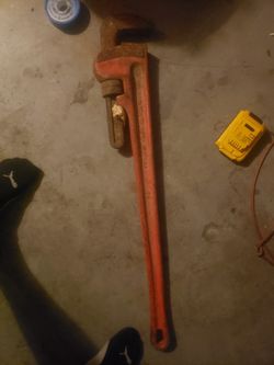36" Rigid Pipe Wrench Plus 18"