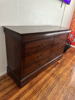 6 drawer Dresser