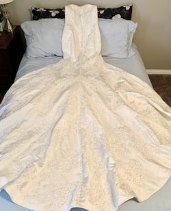 New Oleg Cassini Wedding Dress