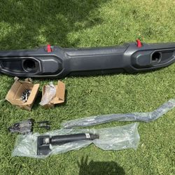 Jeep Rubicon JL Stock Front Bumper  