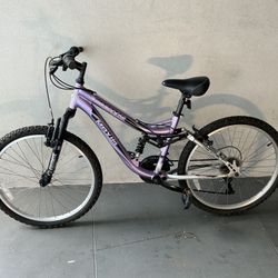 BICYCLE MONGOOSE 18 SPEED SIZE 24 BRAND NEW 