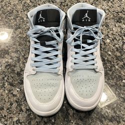 Air Jordan 1 Mid SE White Ice Blue - 10.5