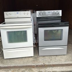 Whirlpool Stoves Work Great Need A Good Cleaning 150 Each
