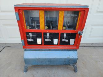Victor Selectorama 88 Vintage Coin-Op Candy Toy Vending Machine