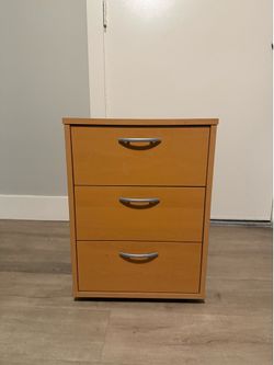 3 Drawer Nightstand/ Table