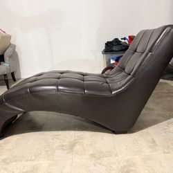 Modern Faux Leather Chaise Lounge 
