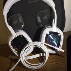 🎧 Astro A30 Wireless Gaming Headset (White) - Excellent Condition! 🎮 !!85$!! OBO 