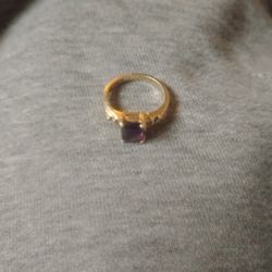 14k Gold 2.5 Karat  Amethyst Ring Size 5.5