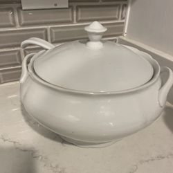 11” D Pretty Large soup bowl with spoon see details