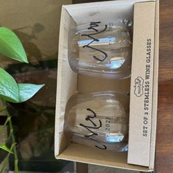 Mr and Mrs Wine Glass