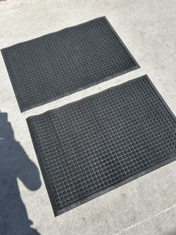 2 Floor Mats 