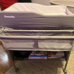 Sweeby Portable Changing Table 