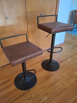 Set of 2 Adjustable Swivel Bar Stools – Brown & Black