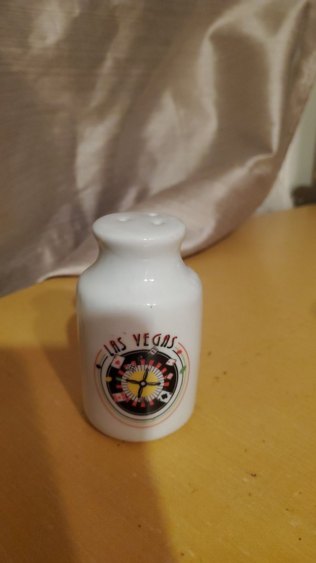 Salt pepper shaker