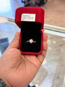 Size 5.5 10kt Ladies Diamond Engagement Ring 2G