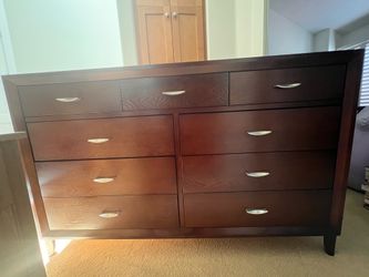 Wood dresser and night table set
