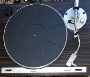 Yamaha YP-B2 Turntable