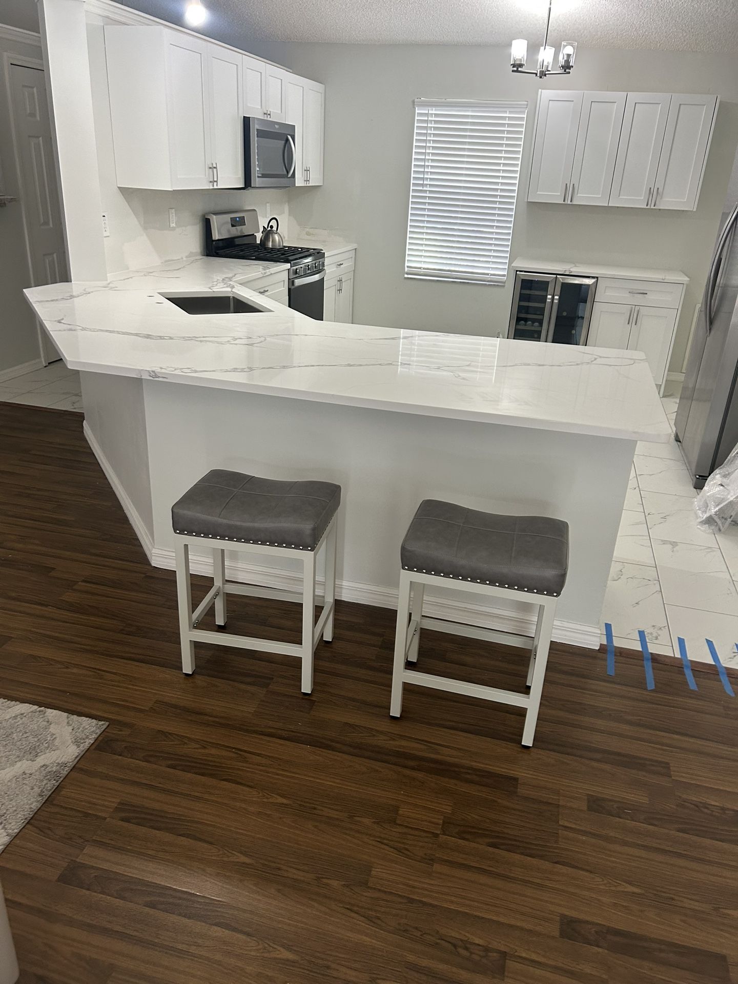 24 Inch Bar Stool
