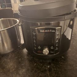 Instapot Multi Use Pressure Cooker And fryer 