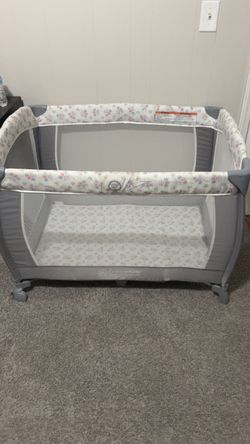 Play pen for baby