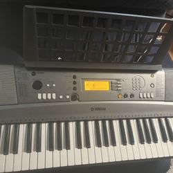 Yamaha YPT310 Keyboard 