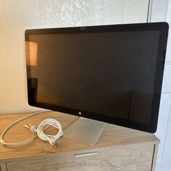 Apple 27 Inch Monitor - Works 