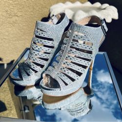 💎 Silver Diamond Rhinestone Iridescent Shoes Delicacy 4” Ankle Heels Size 6