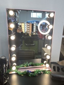 Hollywood Vanity Mirror 24x34 in Tabletop Wall Mount