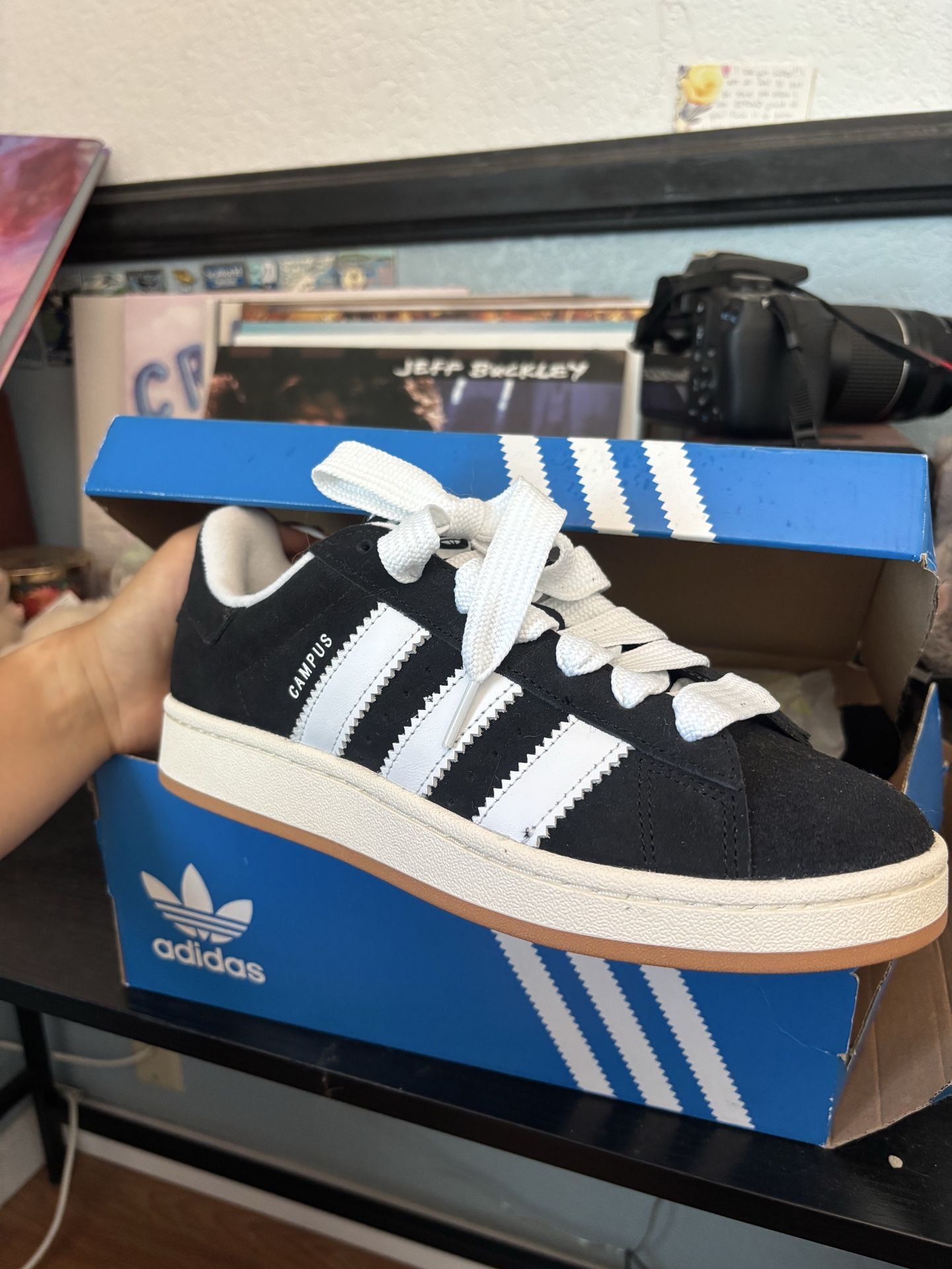Adidas campus 00s size 7