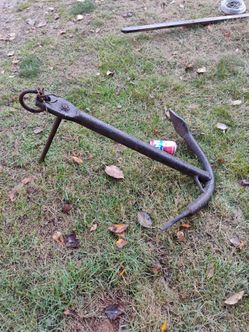• Antique Cast Iron Fisherman Anchor