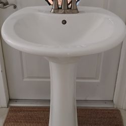 Pedestal Sink With Delta Faucet
