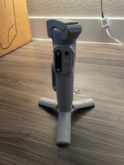 Ai tracking tri pod