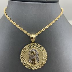 10k Gold Jesus Piece With Chain. Package Deal 