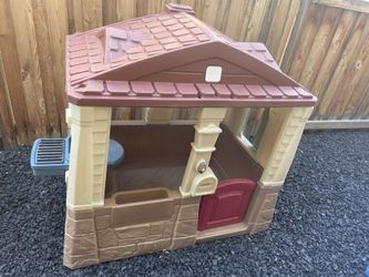 Step2 Plastic Playhouse 