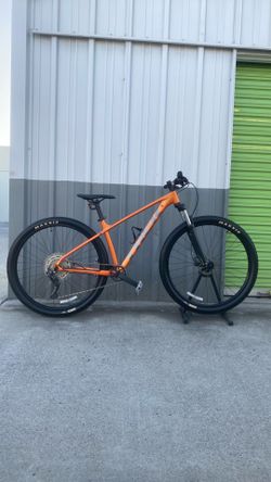 TREK MARLIN 6 / COMPONENTS SHIMANO DEORE