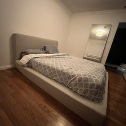 softframe ultra bedframe + classic headboard in the color "moon" gray