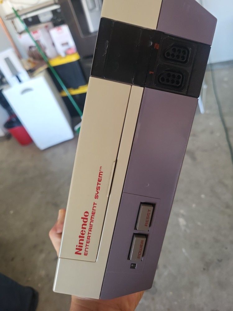 COMPLETELY Refurbished NES (original NINTENDO System) + TMNT Game