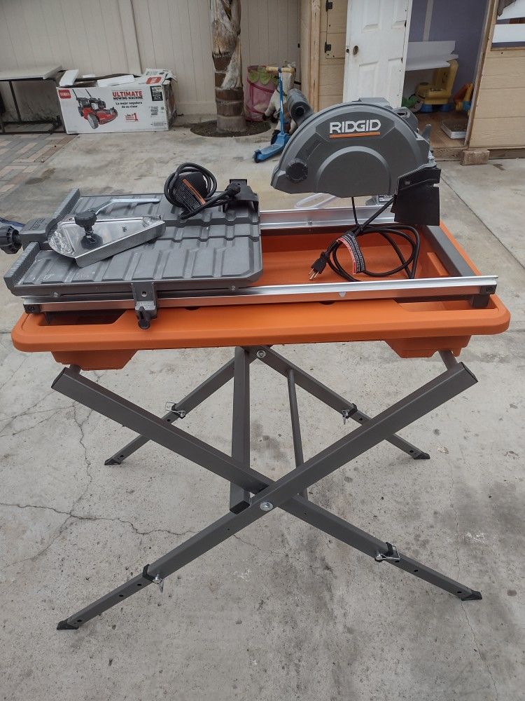 RIDGID 7 IN WET TILE SAW WITH STAND
