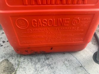 Plastic gas tank for a boat