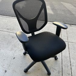 Office Chair Good Condition, All Three Adjustment Levers Are Working