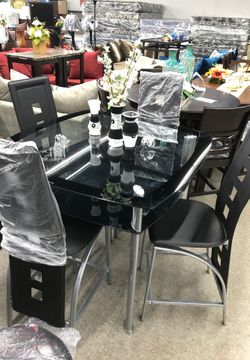 Dining table set $399